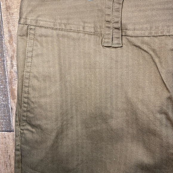 Liz Claiborne Women’s Brown capri Stretch pants Size petite 12 - Picture 3 of 16